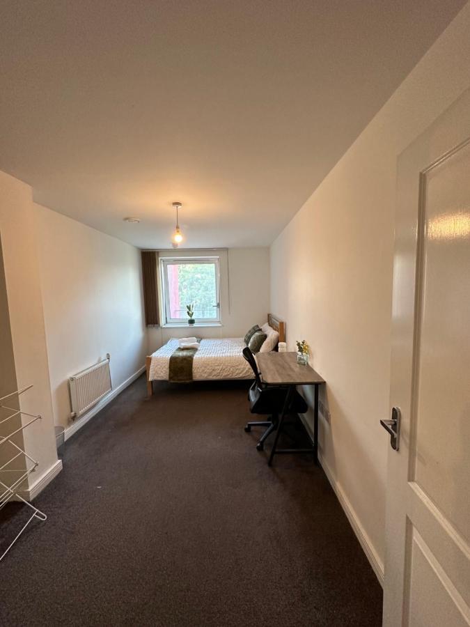New Build 2 Bedroom With 2 Bath In Londen
