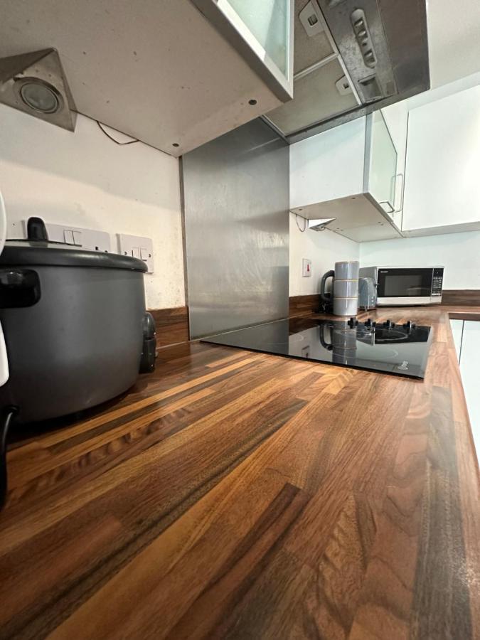 New Build 2 Bedroom With 2 Bath In Londen