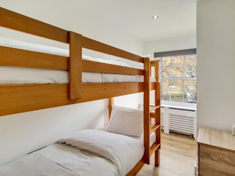 Lägenhet Flat 7 Mornington Crescent, 2 Bedroom, 1 Bathroom Flat London