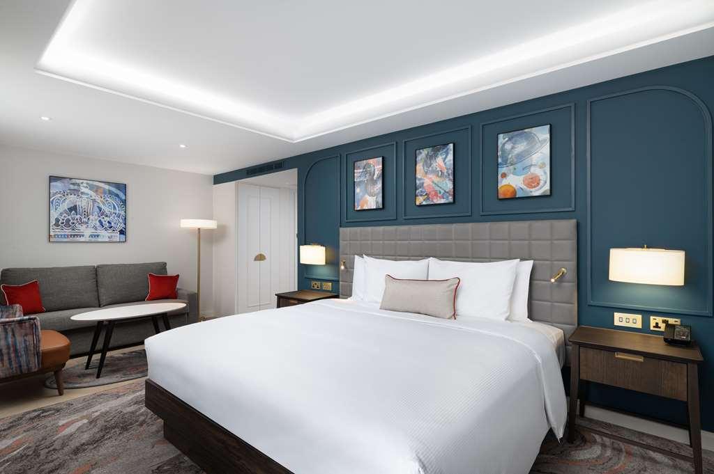 Lost St Pauls London, Curio Collection By Hilton Hotel London