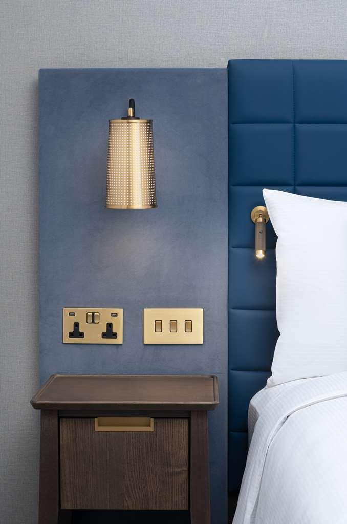 Lost St Pauls London, Curio Collection By Hilton London