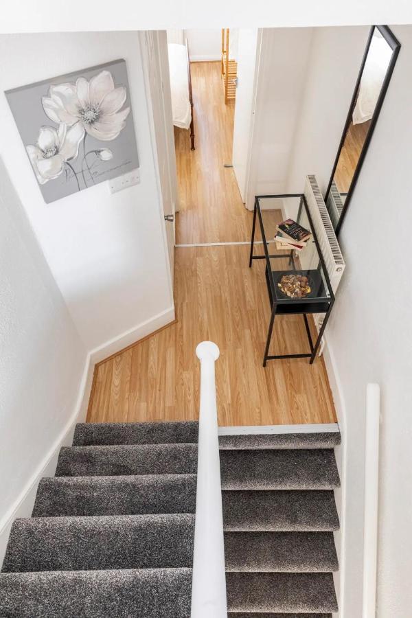Leilighet Large, Bright And Spacious 3 Bed Flat In