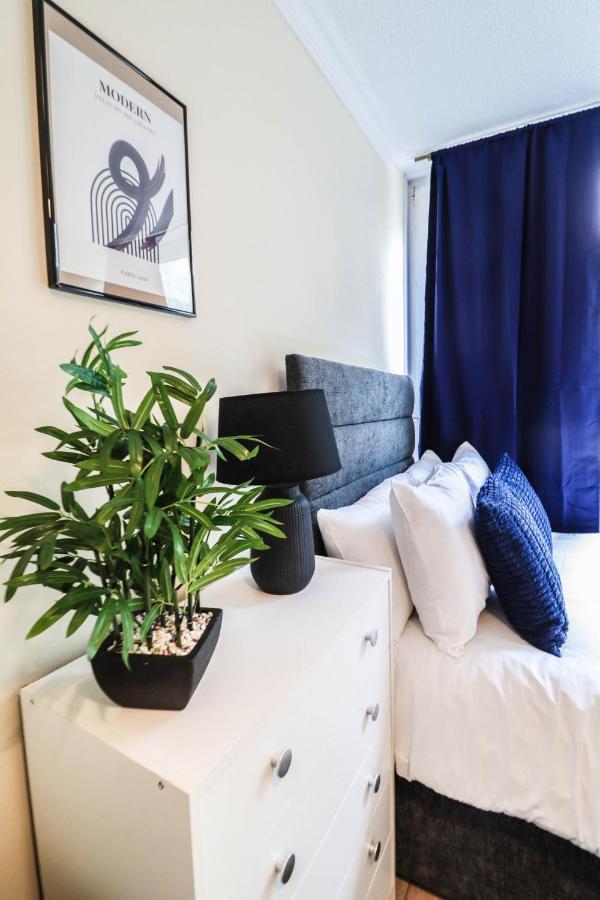 Appartement Cosy Property Right By Warren Street Station! Free Wifi! *