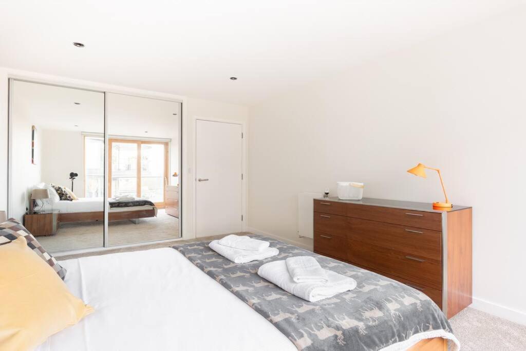 Apartment Modern & Comfortable Flat - Tobacco Dock - Wapping London