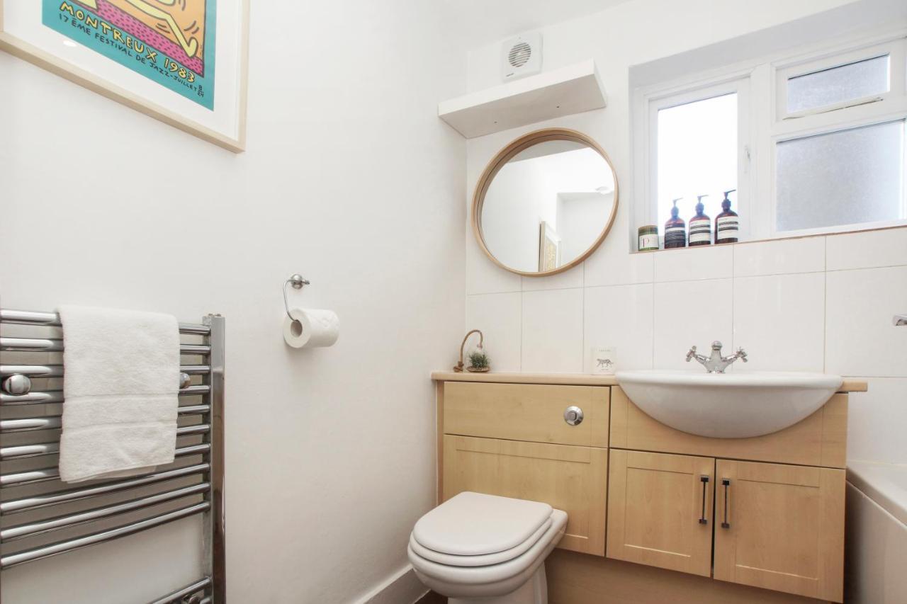Bright, Stylish & Cosy 3-bed Flat Near Mile End Apartment