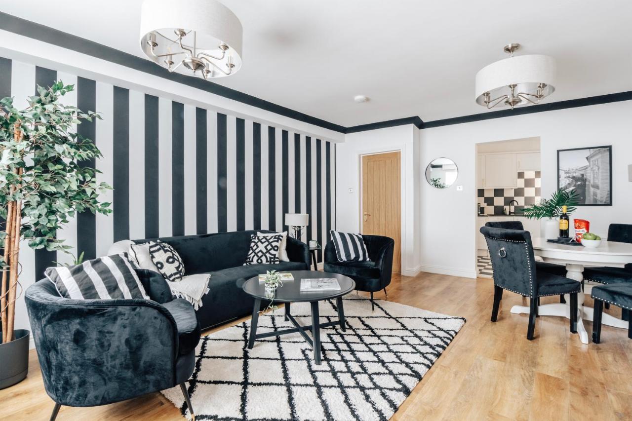 Chic 1 Bed Flat Zone 2 Hampstead Swiss Londen