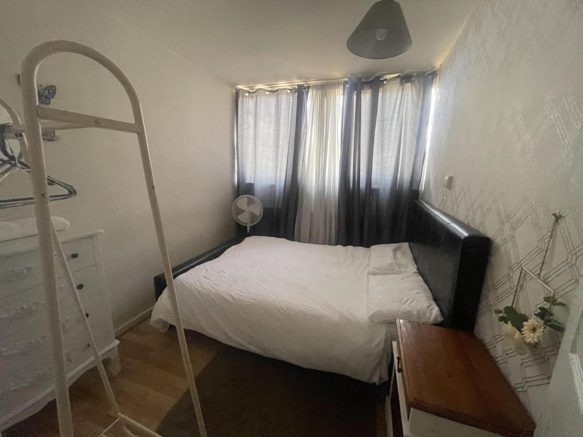 Comfy And Lovely 1-bed In Lägenhet