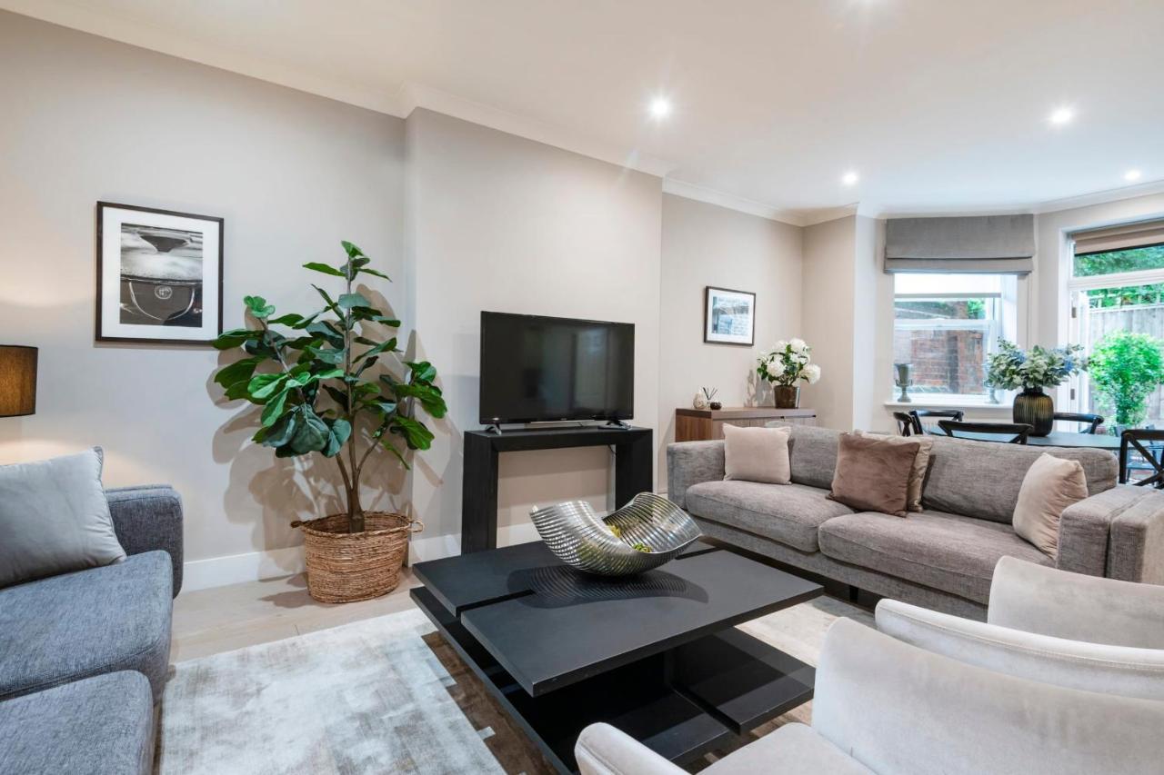Hampstead Garden Flat-hosted By Sweetstay London