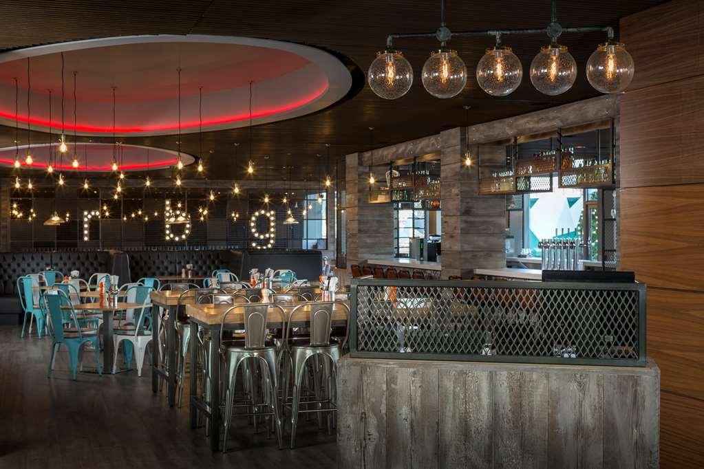 Radisson Red Heathrow Hotel Londra