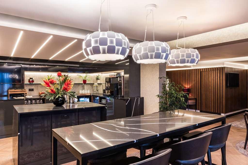 Radisson Red Heathrow
