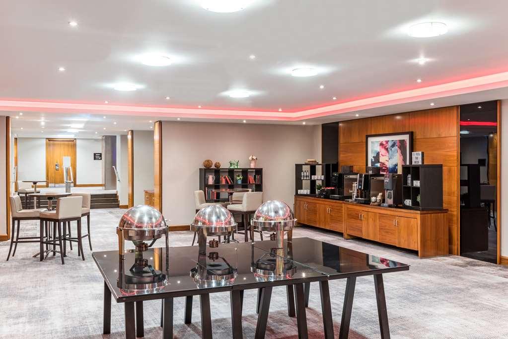 Radisson Red Heathrow * Londra
