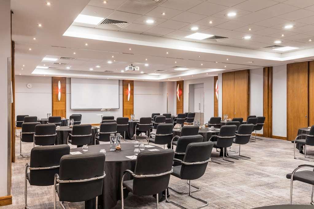Radisson Red Heathrow * Londra