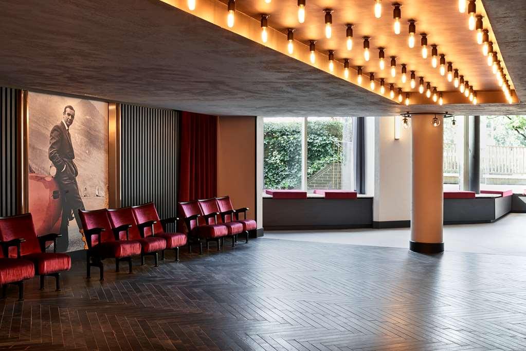 Radisson Red Heathrow