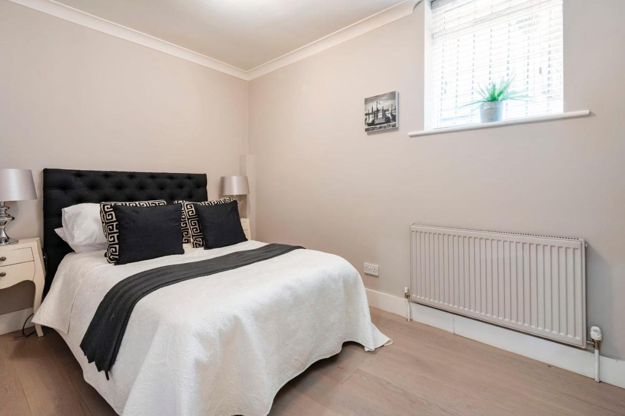 Hampstead Garden Flat-hosted By Sweetstay *
