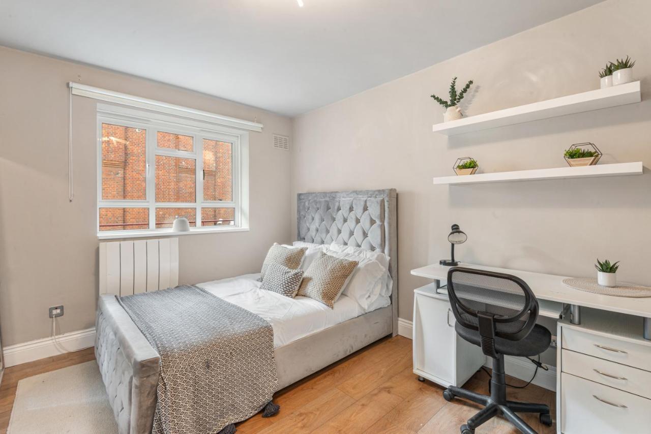Whitechapel - Steps From Station & Sights! London