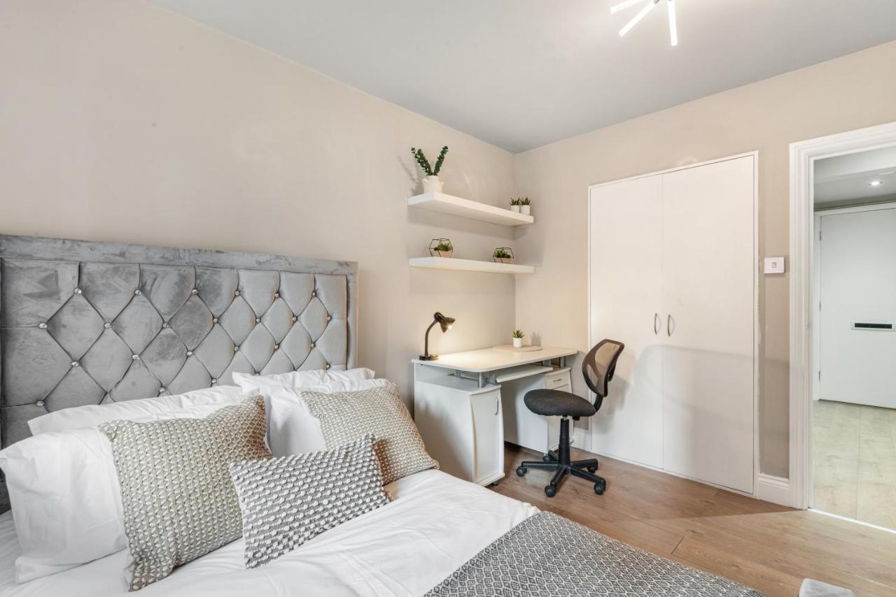 Whitechapel - Steps From Station & Sights! Apartment *