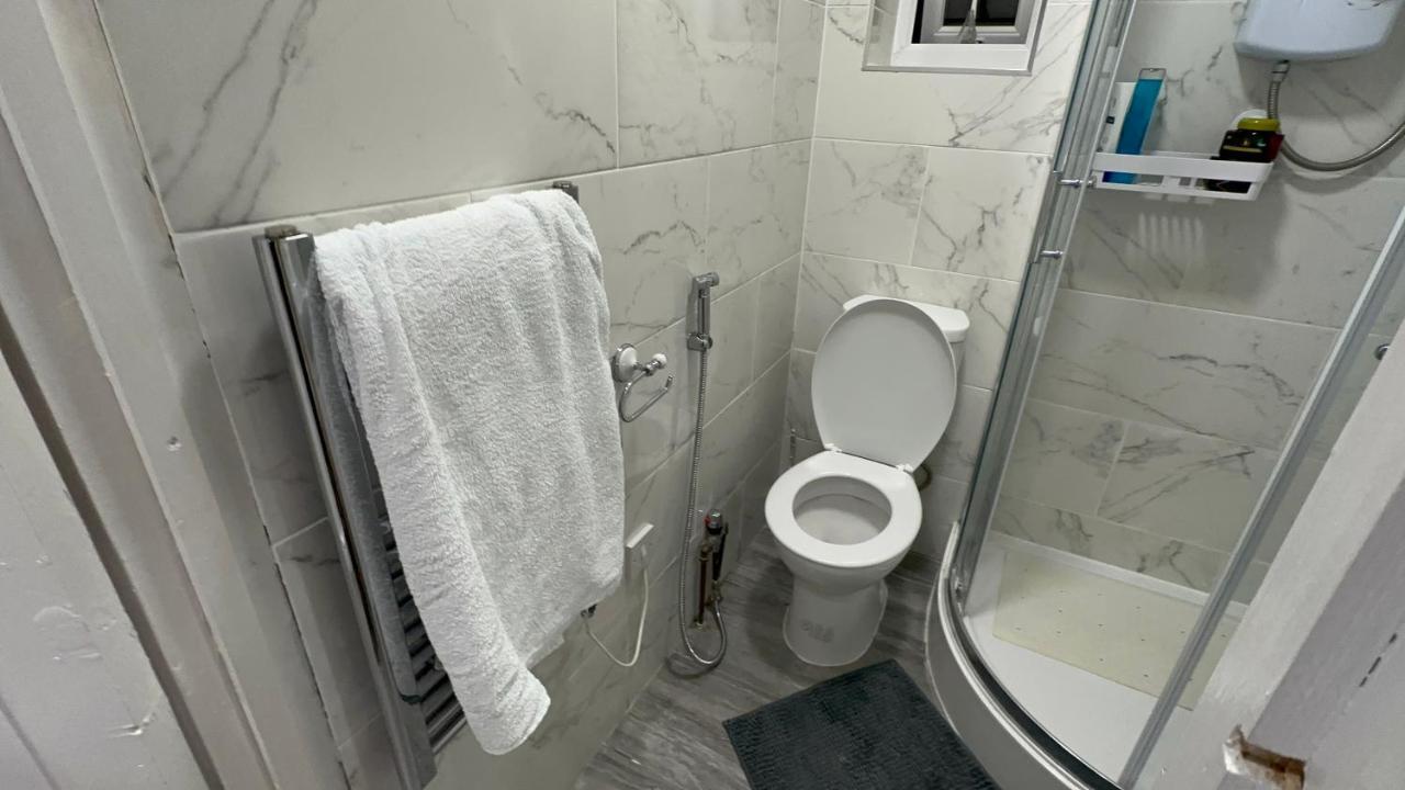Entire One Double Bedroom *
