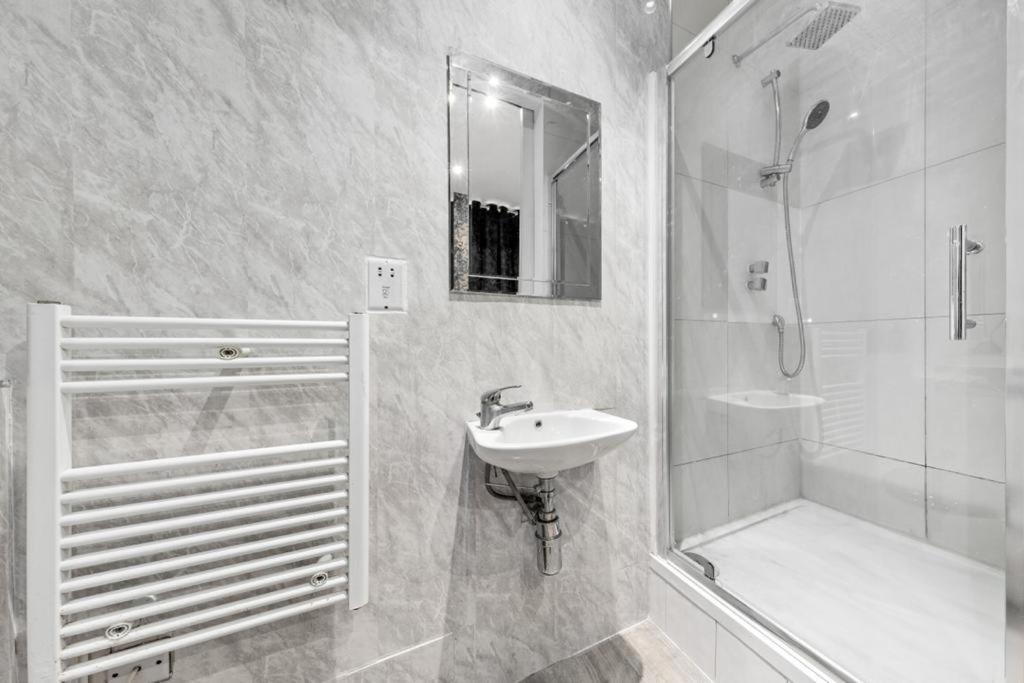 Harrods Knightsbridge 2 Bedroom Flat Kb15 Appartement *