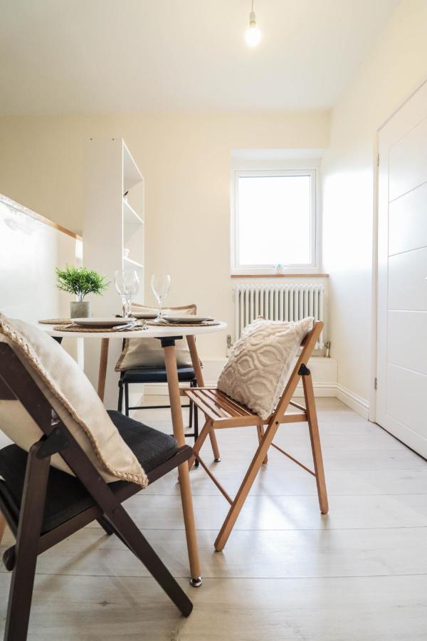 Beautiful 2-Bedroom Flat Just Steps From Oval Station Appartement Londres
