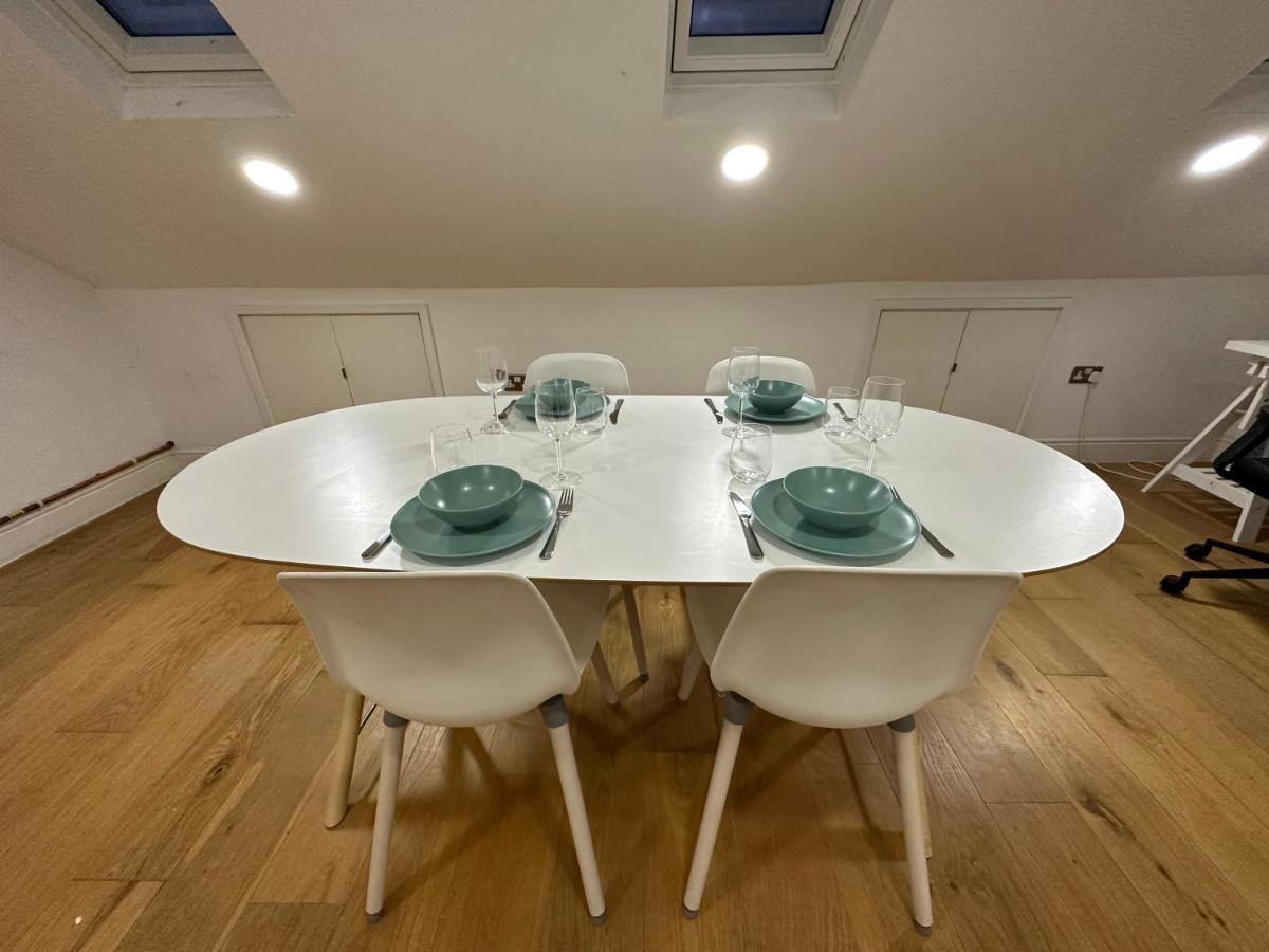 Delightful New Ensuite Bedroom With Stunning Shared Kitchen & Living -1c The Charteris Lägenhet *