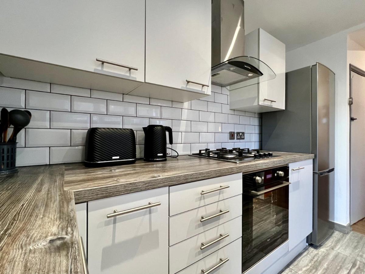 Clarence House 3 Bedrooms 8min To Station E17 North East Londen