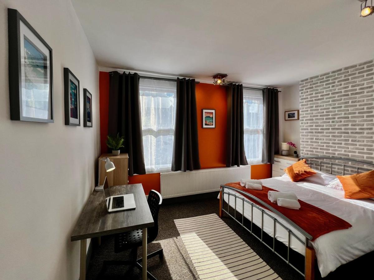 Clarence House 3 Bedrooms 8min To Station E17 North East Vakantiehuis
