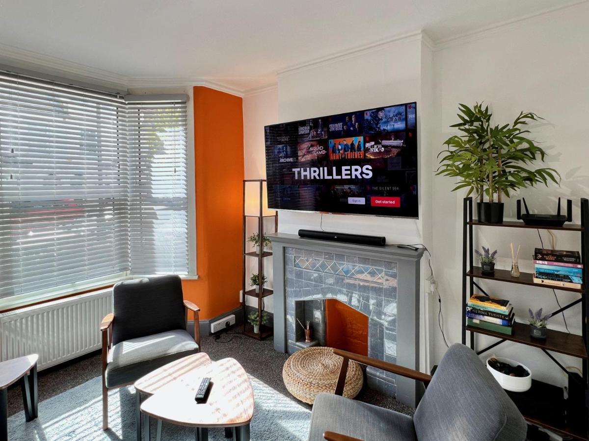 Clarence House 3 Bedrooms 8min To Station E17 North East Vakantiehuis *