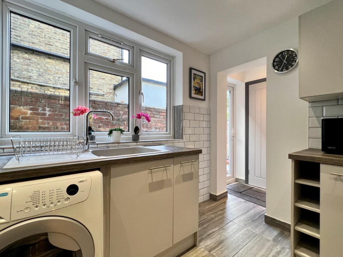Vakantiehuis Clarence House 3 Bedrooms 8min To Station E17 North East