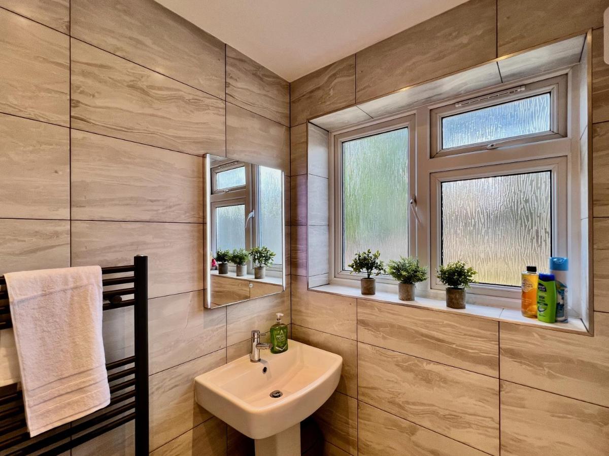 Clarence House 3 Bedrooms 8min To Station E17 North East Londen