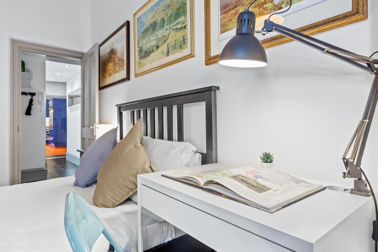 Quiet 2x Bedroom Victorian Terrace Flat + Garden Lejlighed London