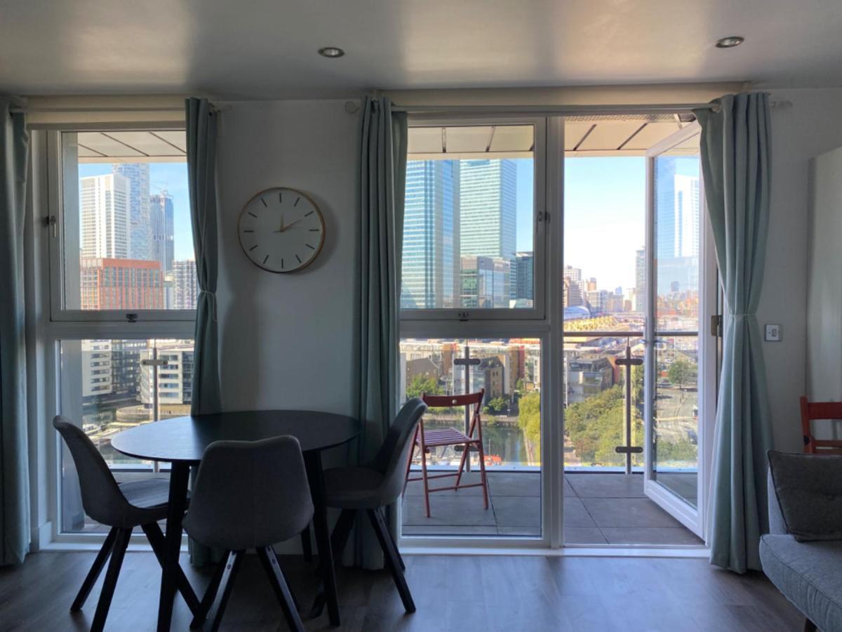 Morden 2bed2bath Zone2 City/river View Lägenhet London