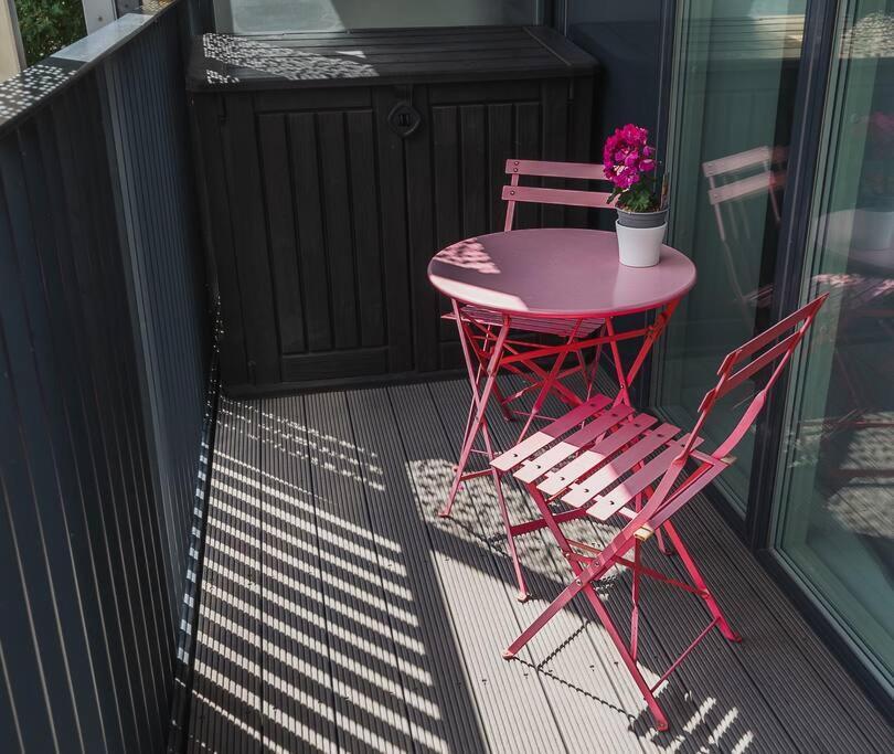 Cool Dalston Studio With Balcony And Gym * Londra