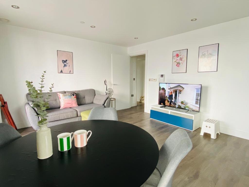 Lägenhet Morden 2bed2bath Zone2 City/river View *