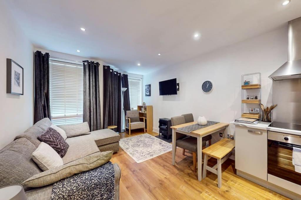 Lägenhet Bright & Beautiful 1 Bedroom Flat In Bridge