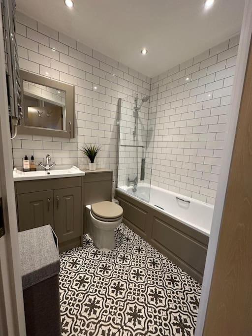 Bright & Beautiful 1 Bedroom Flat In Bridge Lägenhet *