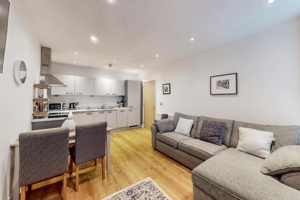 Lägenhet Bright & Beautiful 1 Bedroom Flat In Bridge
