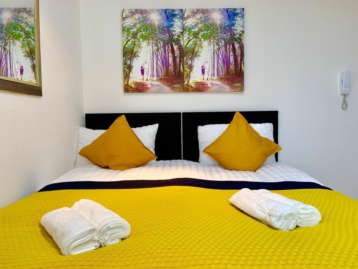 Appartement Apartments, Private Bathroom, Kitchenette, Parking, Np5 Londres
