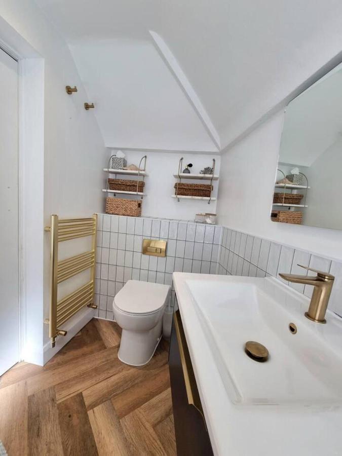 Apartment Spacious & Renovated 1-bed Garden Flat In