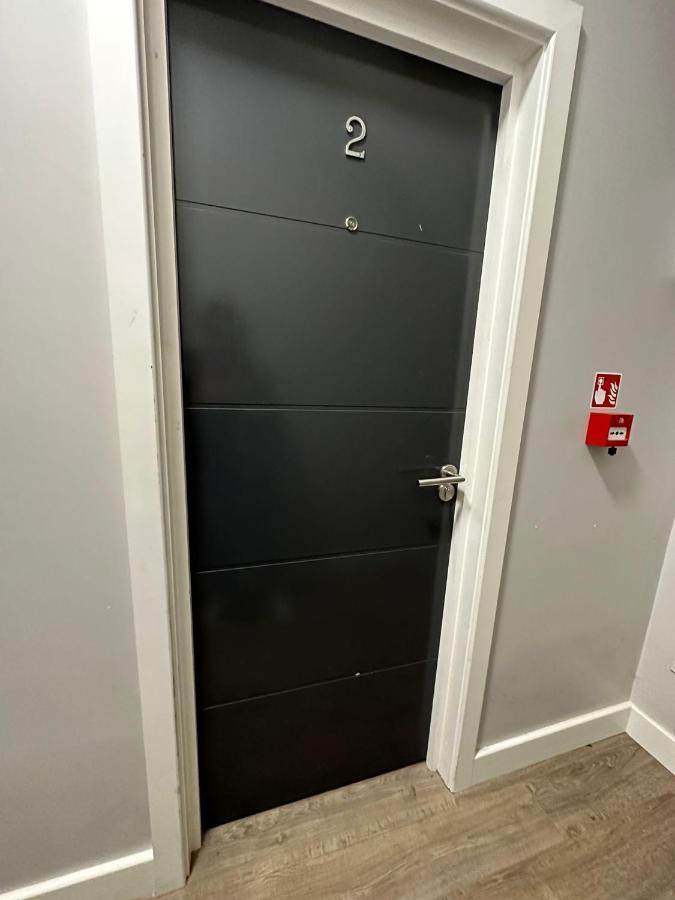 Halloway Guest 54 London