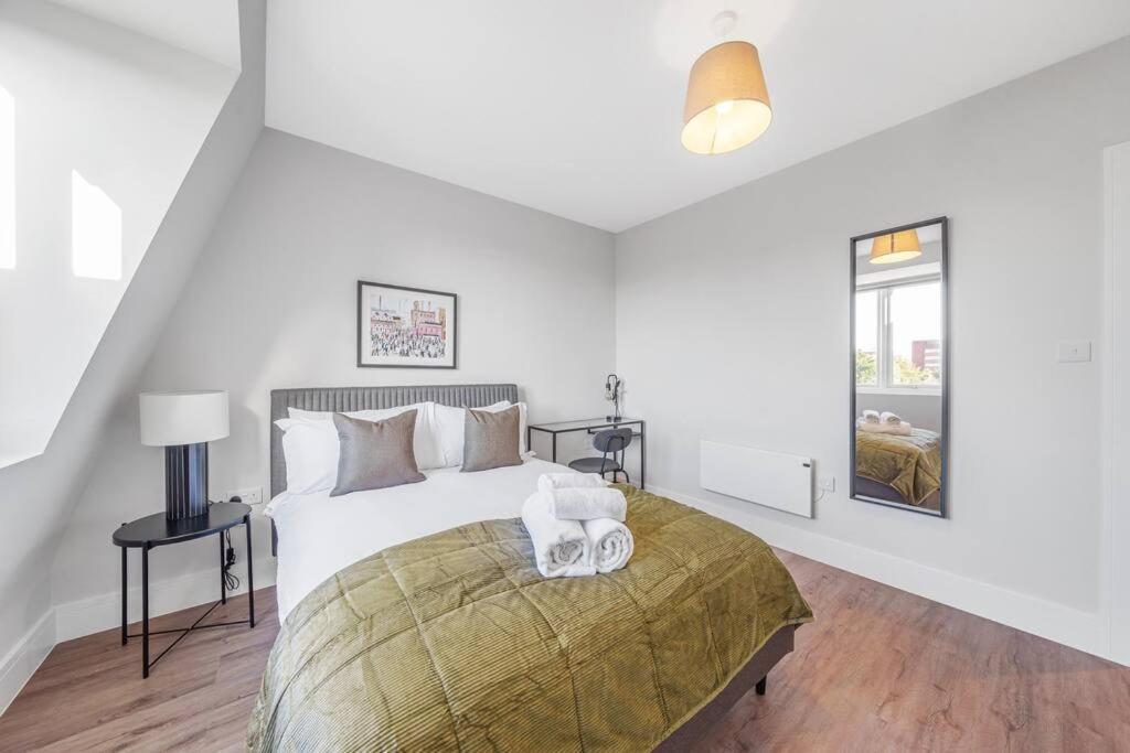 Tranquil 2-bed Oasis In Tooting 20 Min To Central Leilighet London