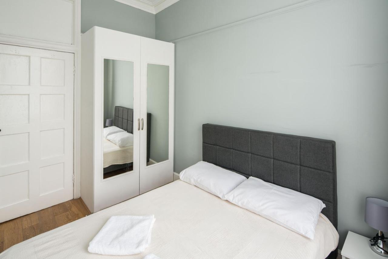 Gloucester Station Gem: 3 Bedroom Oasis Apartment *