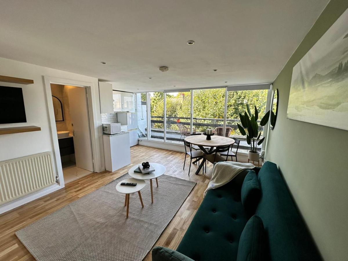 Stylish Primrose Hill With Balcony Londra