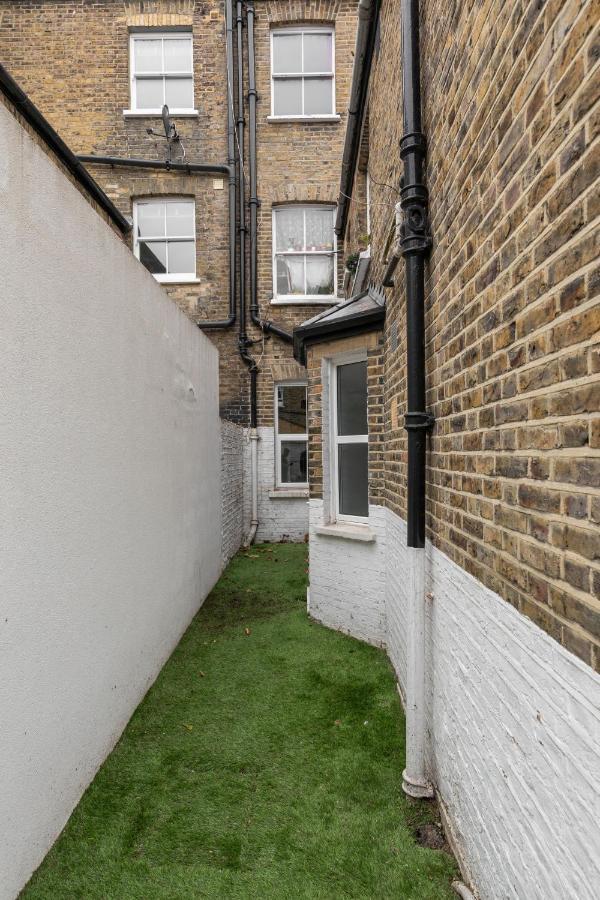 Lejlighed Charming 1 Bed Flat W Courtyard In London