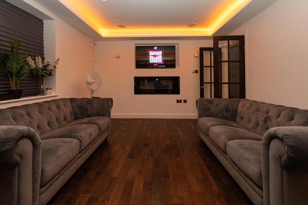 Bonneville House, Private Jacuzzi And Modern Interior Hébergement de vacances Londres