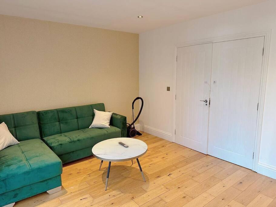 1 Bed Flat Near Lejlighed *