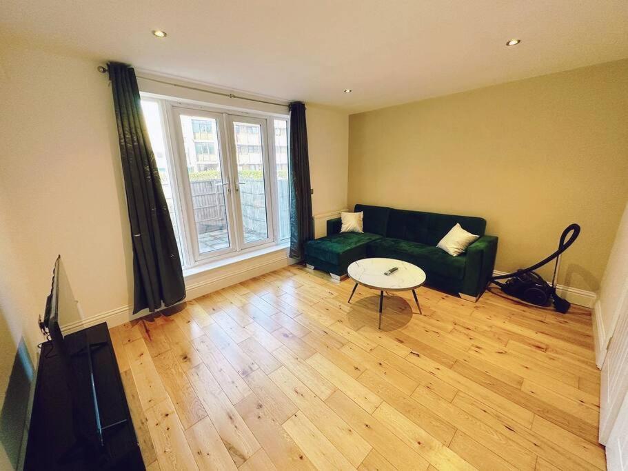 1 Bed Flat Near Lejlighed