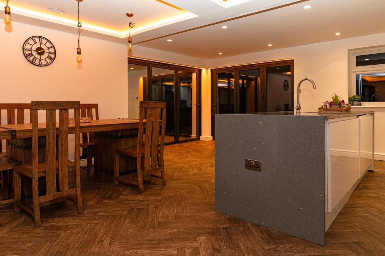 Bonneville House, Private Jacuzzi And Modern Interior Casa vacanze Londra