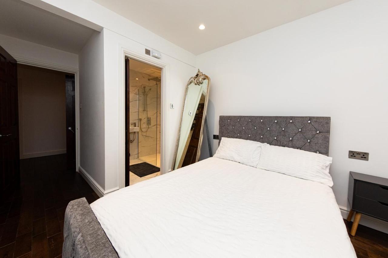 Casa vacanze Bonneville House, Private Jacuzzi And Modern Interior Londra