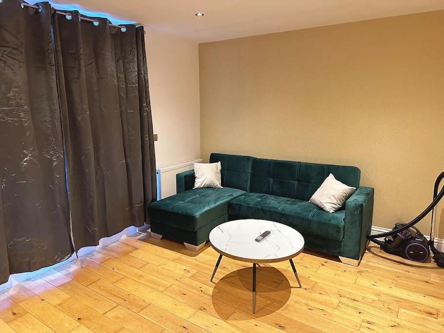 1 Bed Flat Near Lejlighed *