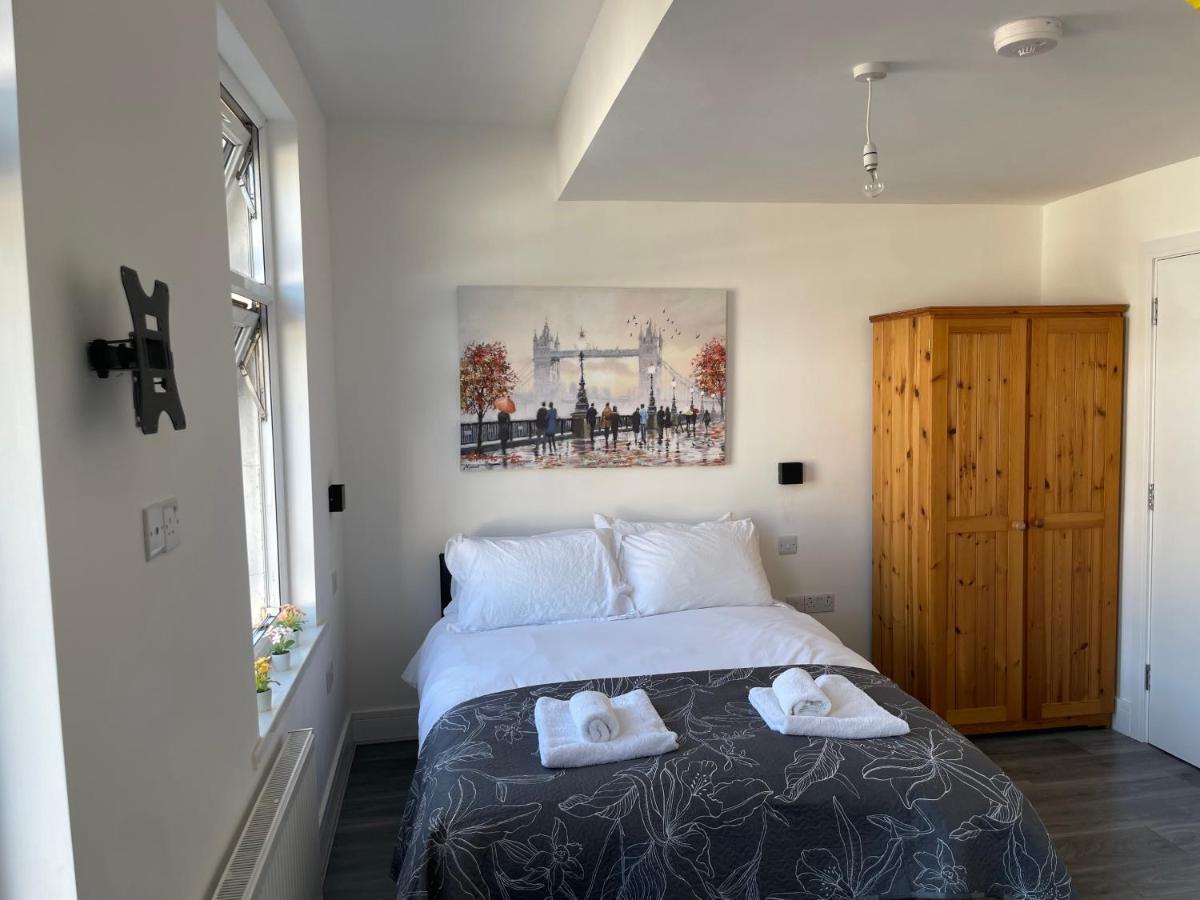 Amazing 3 - East London
